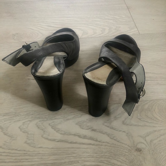 Kenneth Cole Reaction Leather Slingback Peep Heels - Picture 13 of 16